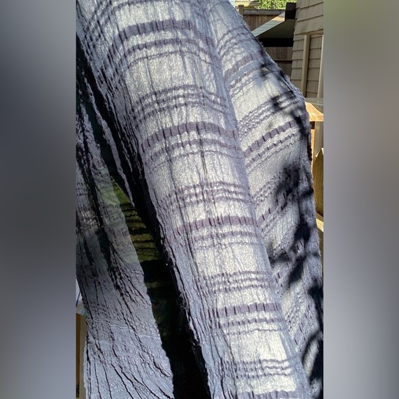 Grizas sheer long sleeve blue top XL
Soft fine fabric with some stretch - Picture 3 of 13